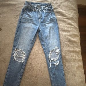 American eagle and Levi’s jeans